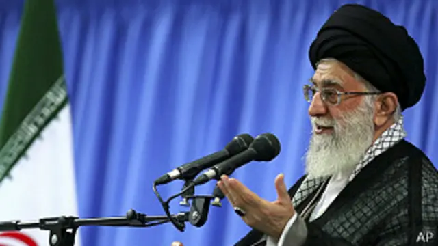 آیت الله خامنه‌ای می‌گوید جمعیت ایران باید به جای هفتاد و پنج میلیون نفر، دستکم صد و پنجاه میلیون نفر باشد