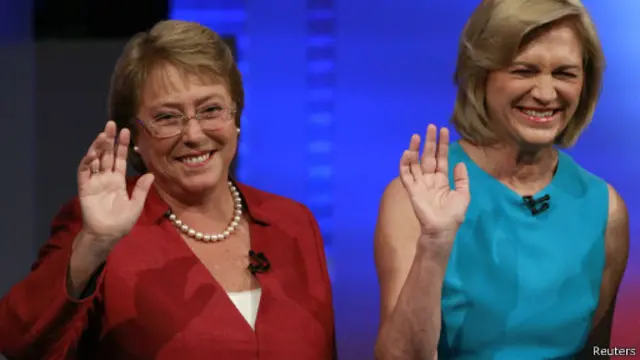 Bachelet (esq.) e Matthei, no debate de quarta-feira (Reuters)