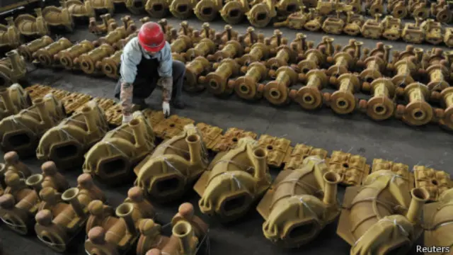 安徽省一家工厂的工人（25/10/2013）