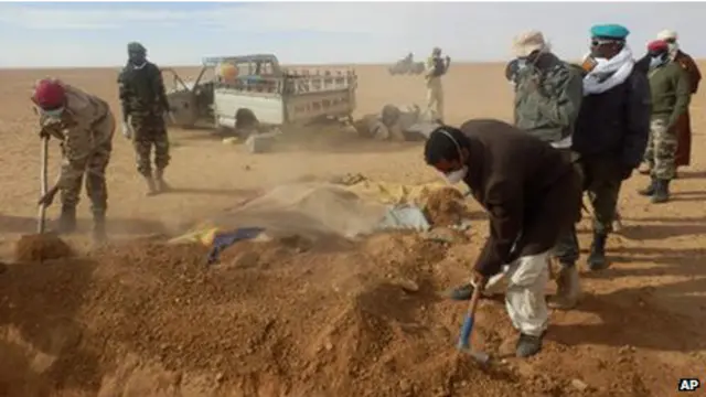 migrantes mortos no deserto  Foto AP