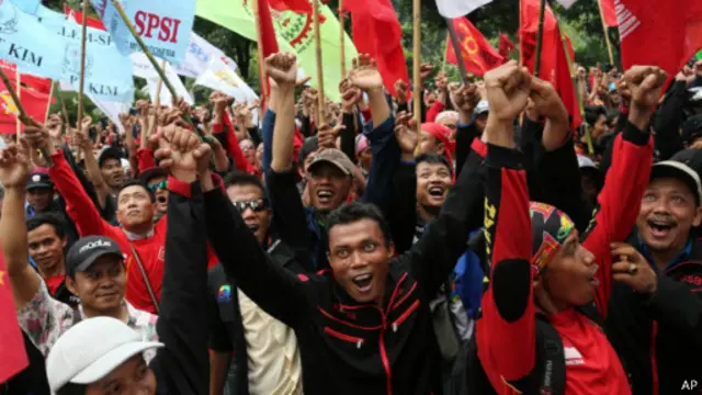 Partai buruh beberapa kali dibentuk, tanpa hasil yang memuaskan di pemilu.