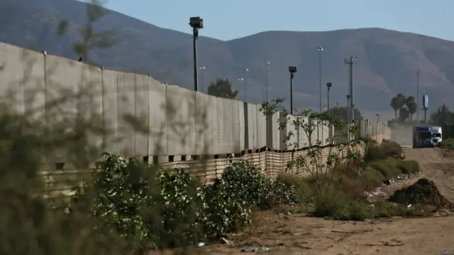 Pagar pembatas kedua negara, Sandy Huffaker/Getty Images