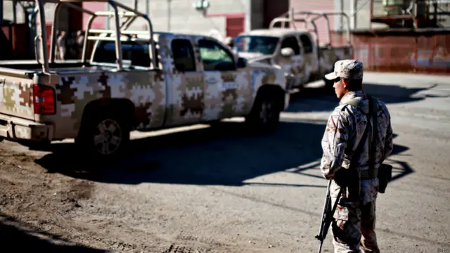 Petugas keamanan Meksiko, Sandy Huffaker/Getty Images