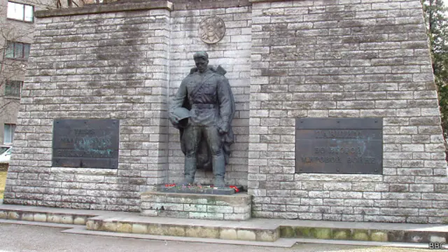 مجسمه یادبود سرباز اتحاد شوروی در تالین پایتخت استونی؛ نمادی از گذشته مشترک استونی و روسیه