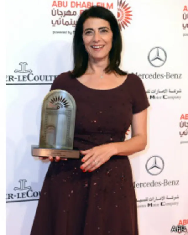 هیام عباس جایزه مروارید سیاه دستاوردهای حرفه ای را دریافت کرد