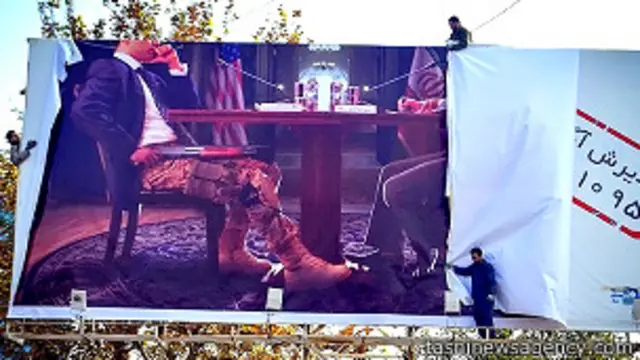 عده‌ای این تابلوها را در مشهد نصب کرده‌اند