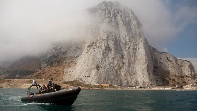 位於伊比利亞半島南端的直布羅陀，一直以來是西班牙與英國的爭議領土