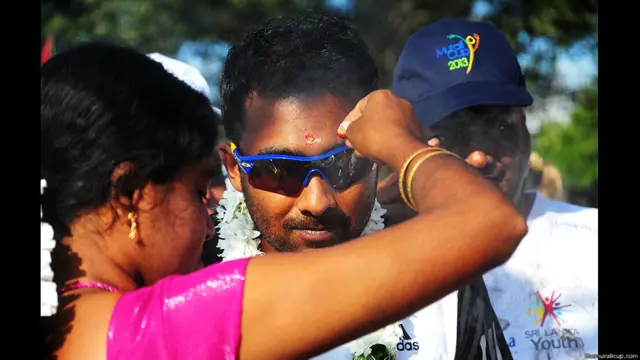 කිලිනොච්චි මහා විද්‍යාලයට පැමිණි මහේල ජයවර්ධන