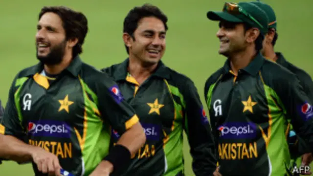 پہلے ٹی ٹوئنٹی میں پاکستانی ٹیم کو ڈک ورتھ لوئس قانون کے تحت چار رنز سے شکست ہوئی