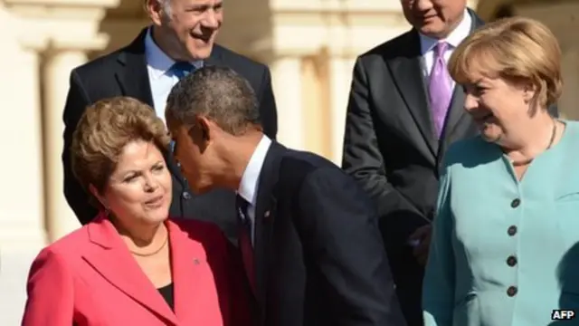 俄罗斯圣彼得堡G20峰会上巴西总统卢塞夫（左）、美国总统奥巴马（中）与德国总理默克尔（右）并排而站（6/9/2013）