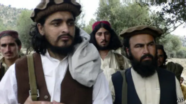 马哈苏德（左）与副手拉赫曼（2009年资料图片）