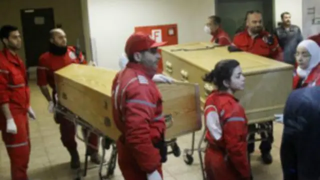 د سوريې د ازادو خبریالانو ټولنه وايي، د ۲۰۱۱ له مارچ میاشتې راهیسې روانه جګړه کې تر ۲۰۰ ډېر خبریالان وژل شوي.