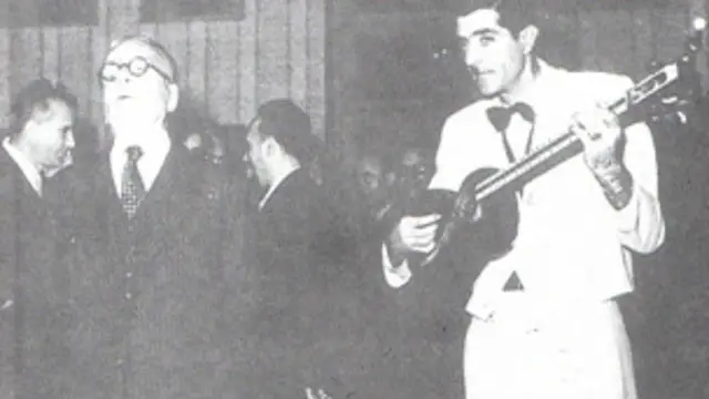 غلامحسین بیگجه خانی با تار اقبال آذر را همراهی می کند