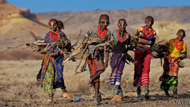 افسانه‌های کنیایی از خورده شدن خورشید توسط ماه به هنگام کسوف می‌گویند