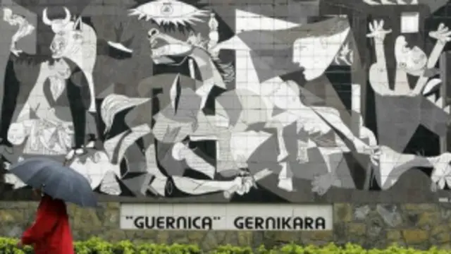 آثاری چون گرنیکا، اثر پیکاسو از جمله آثار هنری منفور نازی ها بود