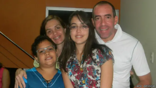 Ricardo tirou os filhos Guilherme e Lorena da escola por estarem sofrendo bullying