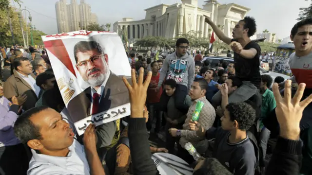 काहिरा में मोहम्मद मुर्सी के समर्थन में प्रदर्शन