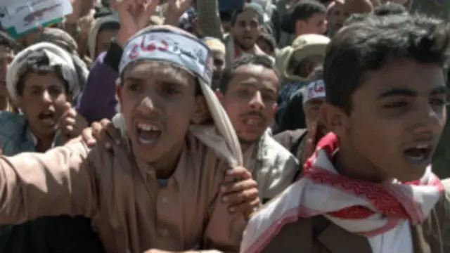 خرجت مظاهرات في صنعاء تأييدا للسلفيين في دماج