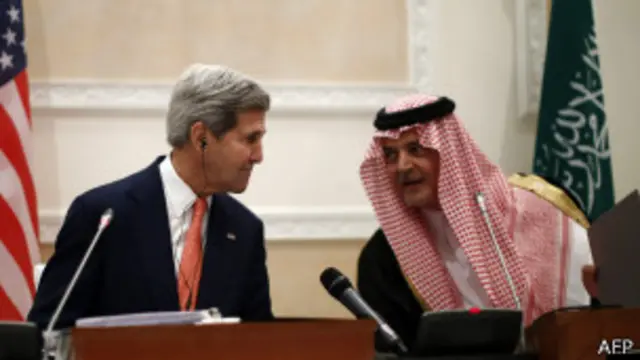 تأتي زيارة كيري السعودية في إطار جولة بمنطقة الشرق الأوسط وشمال أفريقيا