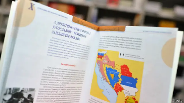 Страницы о распаде Югославии в учебнике истории в Сербии