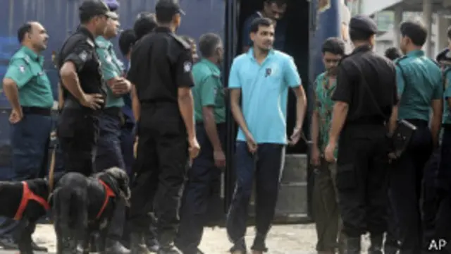 බංග්ලාදේශයේ යුද හමුදා නිලධාරීන් 150 දෙනකුට මරණ දඬුවම