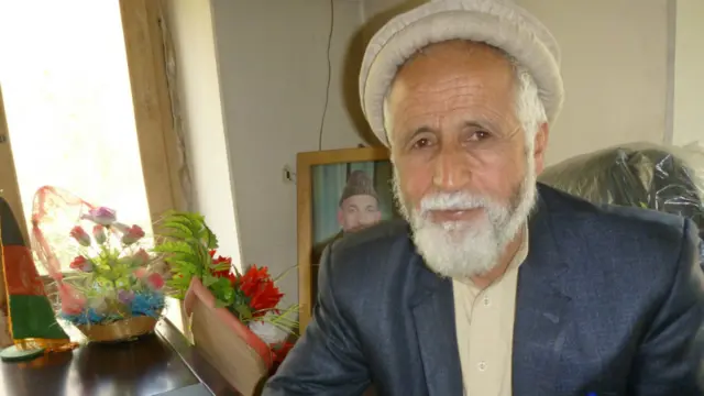 دولت محمد خاور ولسوال وردوج می‌گوید که در سال ۱۳۹۲ هیچ پروژه توسعه‌ای در ولسوالی وردوج به دلیل مسایل امنیتی تطبیق نشده است.