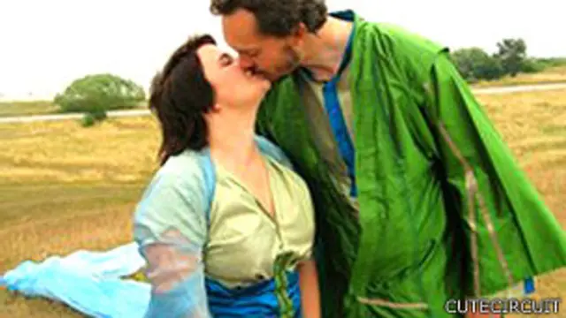 शादी के दौरान चुंबन