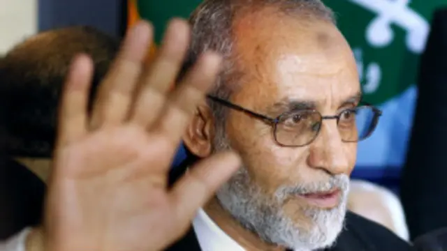 أكدت الحكومة المصرية أن احتجاز بديع وقيادات الاخوان المسلمين ليس اعتقالا سياسيا