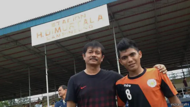 Indra Sjafri mencari pemain berbakat sampai ke Aceh dan menemukan sosok Sandi Gunawan.