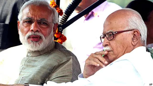 नरेंद्र मोदी, लालकृष्ण आडवाणी