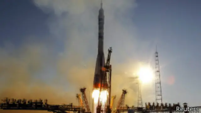 يقوم صاروخ "سويوز" بنقل الشعلة إلى المحطة الفضائية الدولية