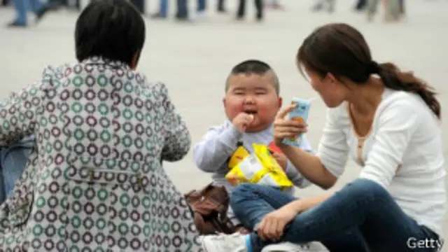 در میدان تیان‌آنمن نیمکتی برای نشستن مردم وجود ندارد