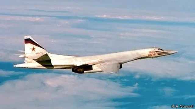 Стратегический бомбардировщик Ту-160