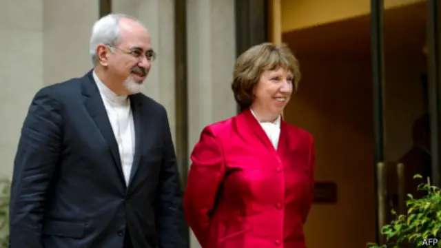 伊朗外交部长扎里夫与欧盟外交事务专员阿什顿（07/11/2013）