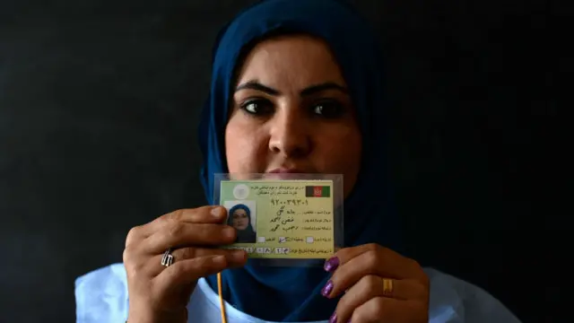 ښاغلي میلیبین چې ټاکنې په افغانستان کې د تلپاتې سولې لپاره يو ښه بنسټ کېدی شي، هغه وويل چې د ټاکنو په راجوختېدو سره ارزښتناکه ده چې د بشر د حقونو او په ځانګړې توګه د ښځو د حقونو د خونديتوب لپاره کار وشي.