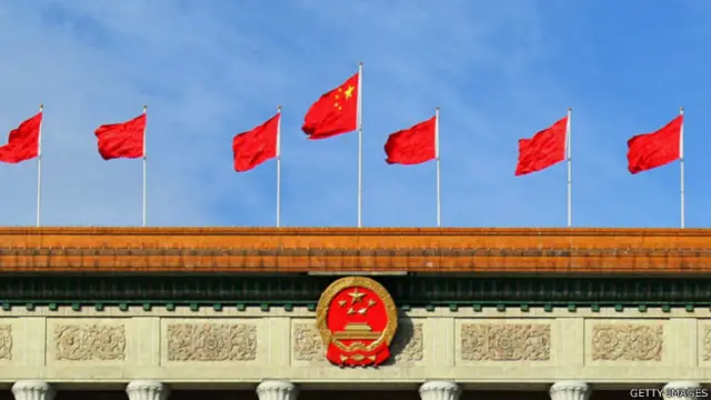 现在已经去世的人大与法律专家蔡定剑10年前就说过，人大要改变代表选举方式，并且要加强人大对政府财政监督。