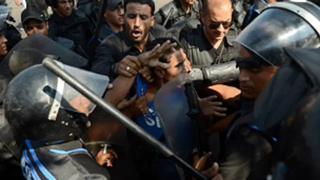 يخشى المصريون من عودة انتهاكات بعض رجال الشرطة