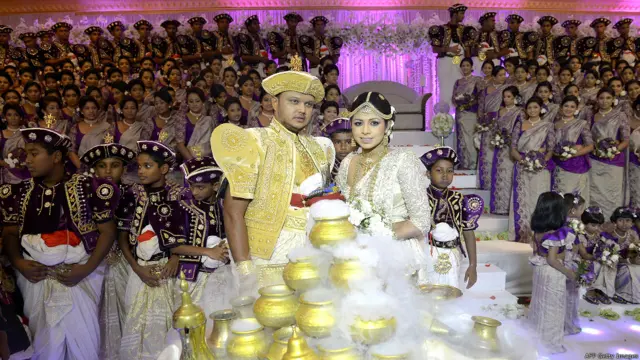 මීගමුවේදී යුග දිවියට පිවිසි නිසංසලා සහ නලින් ගිනස් ලෝක
වාර්තා පොතට වාර්තාවක් එක්කරමින්.