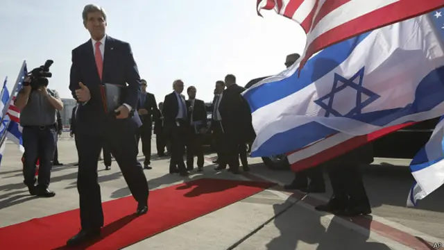 جان کیری اپنے مشرق وسطیٰ کے دورے کا شیڈول تبدیل کر کے جنیوا پہنچے تھے