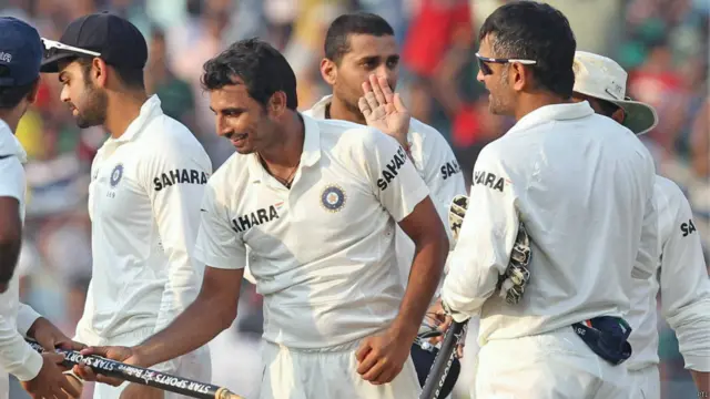 महेंद्र सिंह धोनी, मोहम्मद शामी और अन्य भारतीय खिलाड़ी