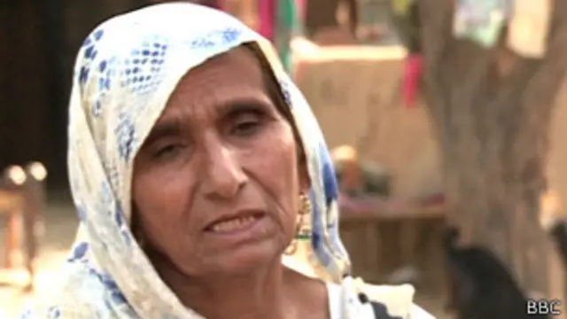 سکینہ بی بی کے دونوں شادی شدہ بیٹے رشید اور دلبر گذشتہ تین برس سے جیل میں ہیں