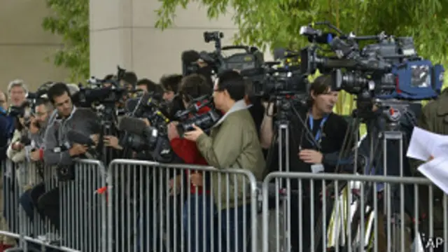 Журналисты у отеля Intercontinental в Женеве