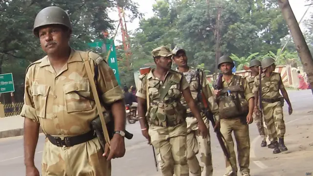 शांतिपूर्ण चुनाव कराने के लिए केंद्र सरकार ने अर्धसैनिक बलों के 50,000 से अधिक जवानों को तैनात किया है.