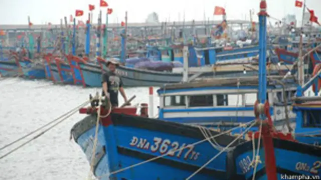 Ngư dân miền Trung được thông báo đưa tàu trở về bờ và không ra biển ngày 10/11
