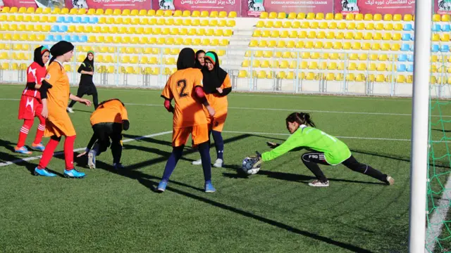 دراین مسابقات شانزده تیم از شانزده باشگاه فوتبال شهر کابل با هم رقابت خواهند کرد.