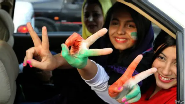 مشجعات إيرانيات