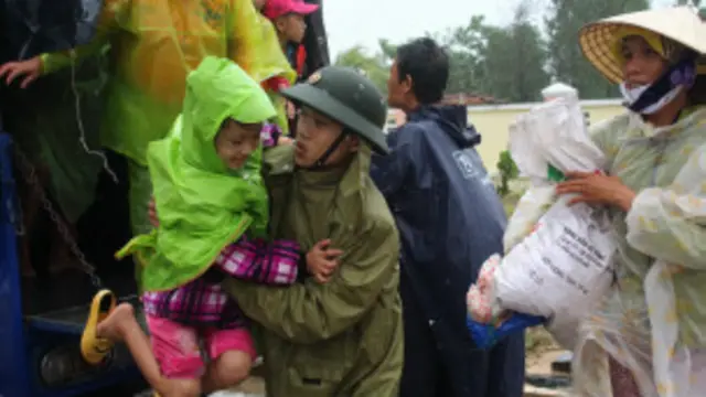 Chính quyền địa phương các tỉnh, thành phố miền Trung đã được yêu cầu đưa người dân trở về từ nơi tránh bão