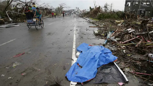 Şiddetli yağmurun Pazar günü de devam etmesi felaketzedeleri daha da zora soktu.
