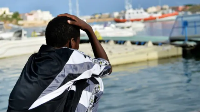 يعد شمال أفريقيا معبرا معتادا للمهاجرين غير الشرعيين الذين يقصدون جنوب أيطاليا