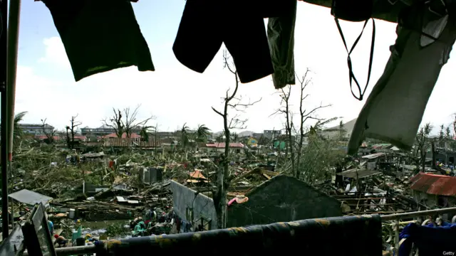 فلپائن میں آنے والے ہیان طوفان سے تقریباً ایک کروڑ 20 لاکھ افراد متاثر ہو سکتے ہیں۔